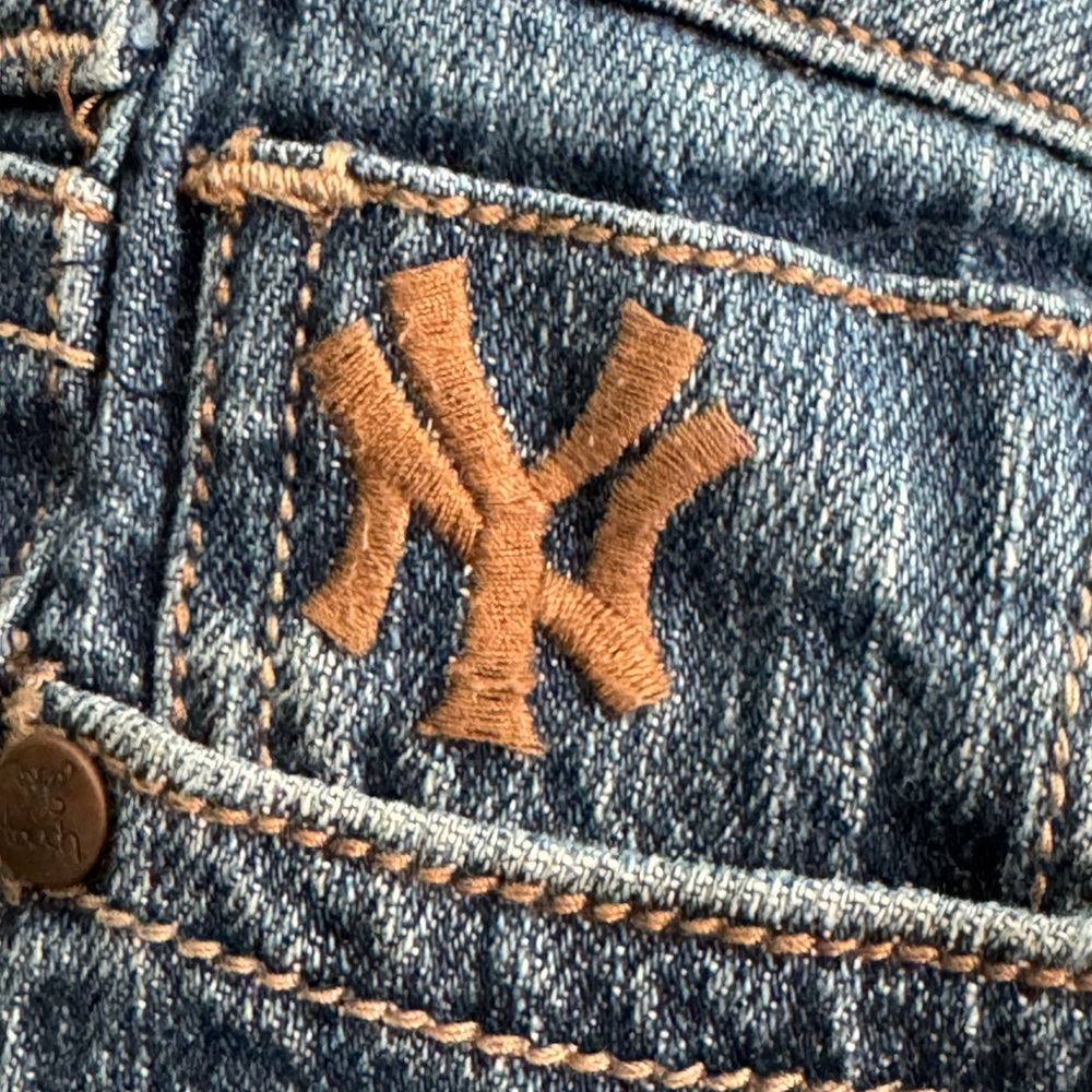 Touch by Alyssa Milano New York Yankees jeans, size 27 - Picture 2 of 6